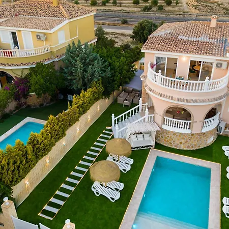 Luxury Paraiso Alicante - Piscina Salada Climatizada, Chimenea, Gymnasio, Despacho, Futbol , Golf , Bbq , Netflix Villa *